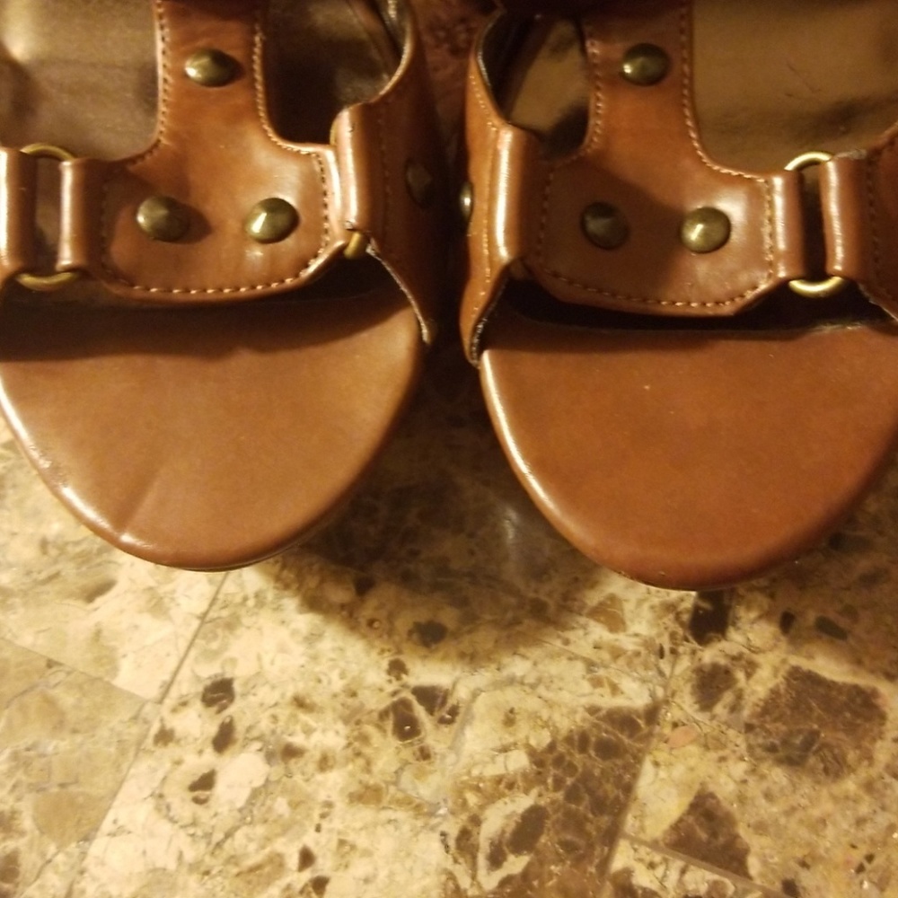 Heels - Picture 4 of 4